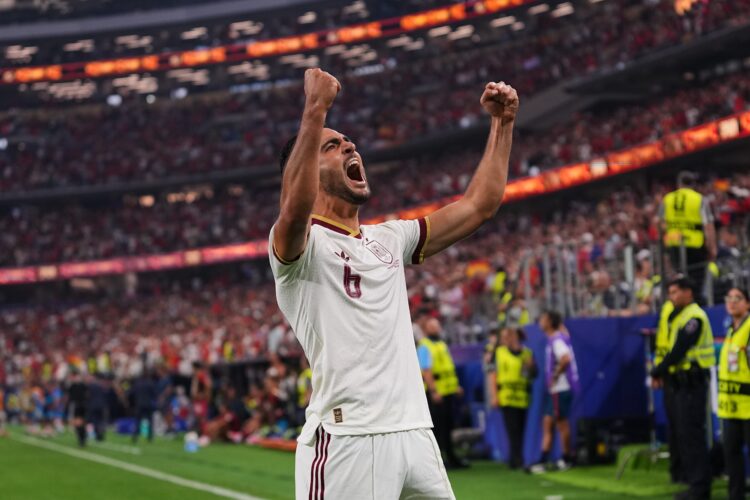 Merino's late goal sends Spain to quarterfinals